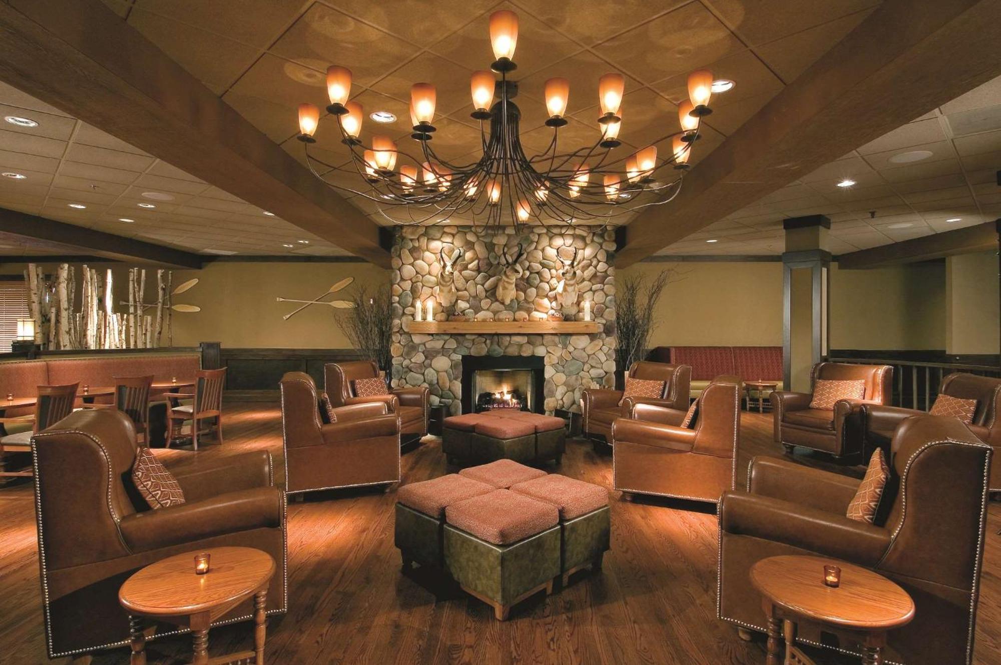 Готель Doubletree By Hilton Chicago - Арлінґтон-Гайтс Екстер'єр фото